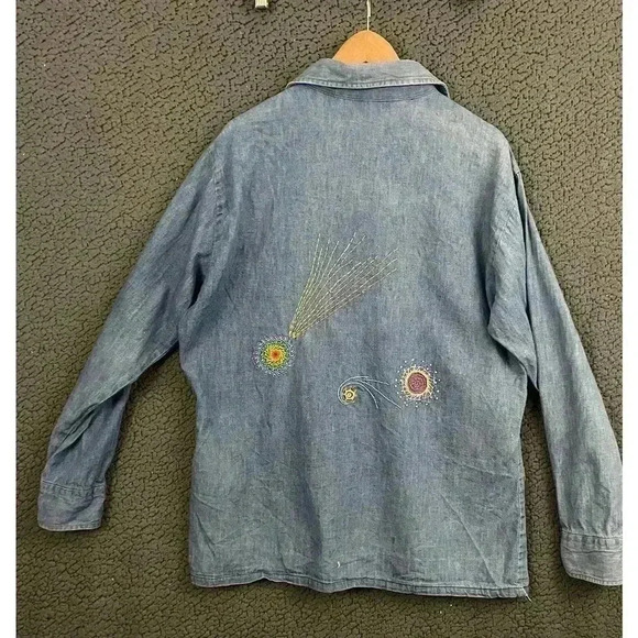 VTG Wrangler Blue Denim Shirt LARGE Long Sleeve Embroidered Women's Chambray - Picture 9 of 11